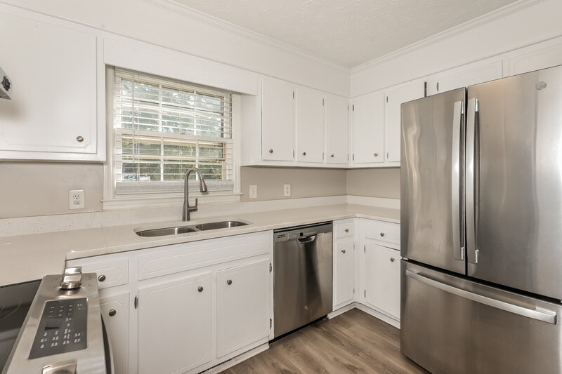 1,870/Mo, 529 Valley View Dr Winder, GA 30680 Kitchen View 3