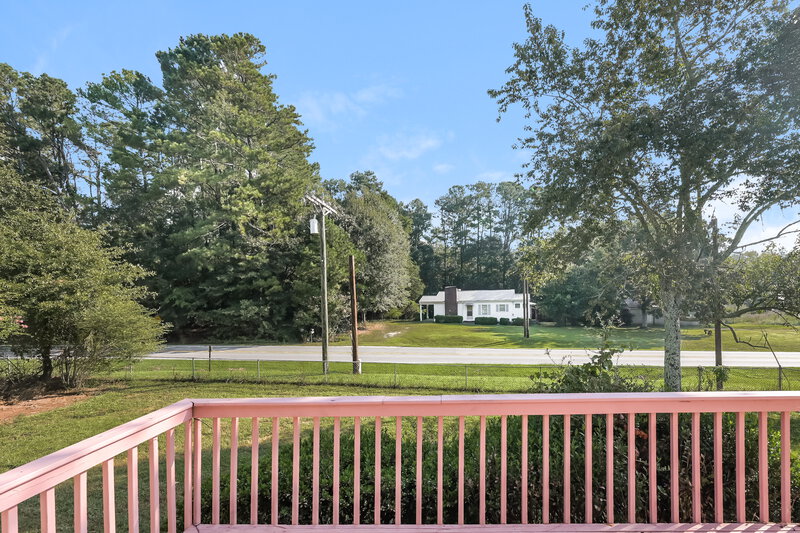 1,870/Mo, 529 Valley View Dr Winder, GA 30680 Deck View