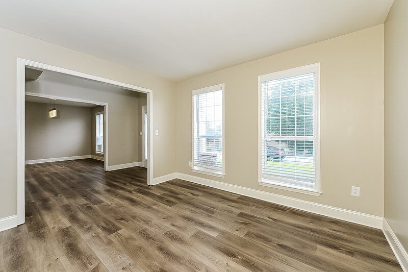 2,400/Mo, 7971 Clearview Cir Riverdale, GA 30296 Sitting Room View