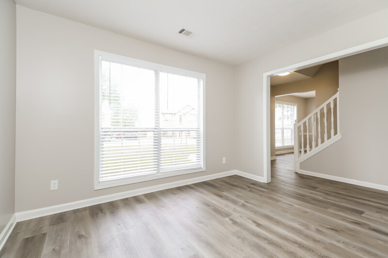 2,350/Mo, 632 Pennybrook Ln Stone Mountain, GA 30087 Sun Room View