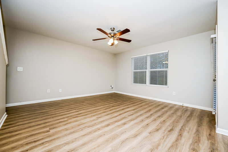 1,990/Mo, 15 Betty Ann Ln Covington, GA 30016 Living Room View
