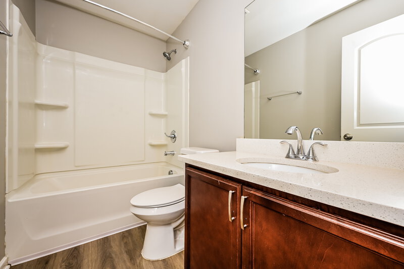 1,990/Mo, 15 Betty Ann Ln Covington, GA 30016 Bathroom View