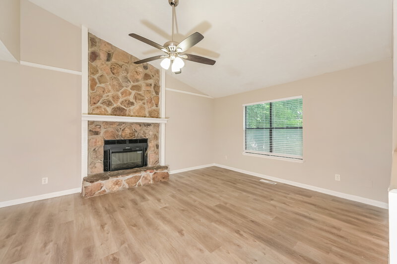 2,250/Mo, 3824 Princess Ct Lawrenceville, GA 30044 Living Room View