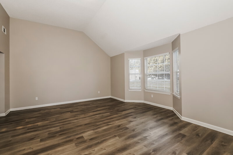 2,215/Mo, 922 Tara Bnd Hampton, GA 30228 Family Room View