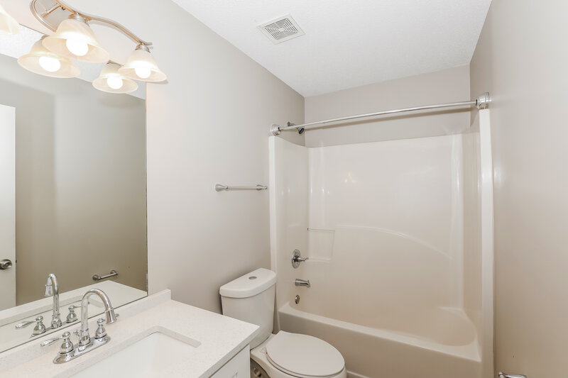 2,215/Mo, 922 Tara Bnd Hampton, GA 30228 Bathroom View