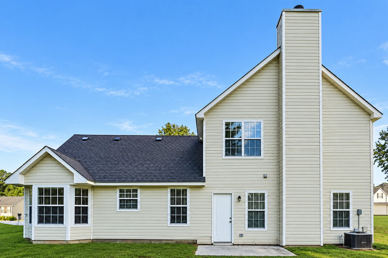 2,215/Mo, 922 Tara Bnd Hampton, GA 30228 Rear View