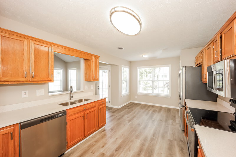 3,380/Mo, 9848 Owen Pkwy Jonesboro, GA 30238 Kitchen View