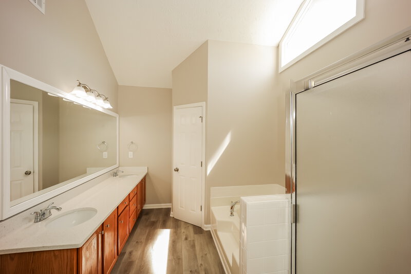 3,380/Mo, 9848 Owen Pkwy Jonesboro, GA 30238 Main Bathroom View