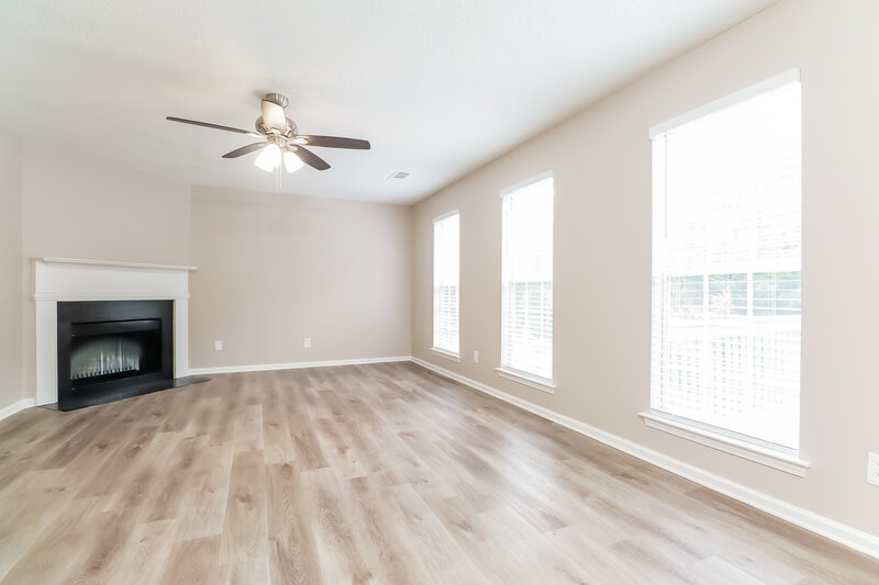 2,300/Mo, 3510 Kellys Court Ellenwood, GA 30294 Living Room View