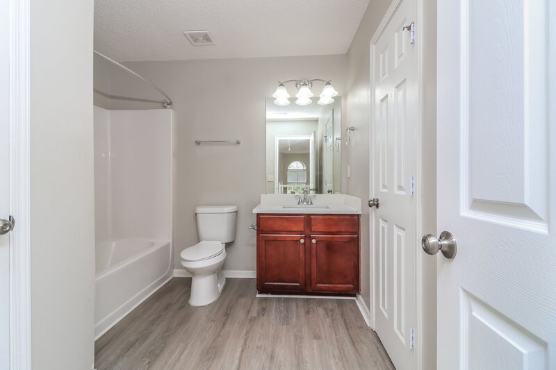 2,450/Mo, 166 Birchfield Way Dallas, GA 30132 Main Bathroom View