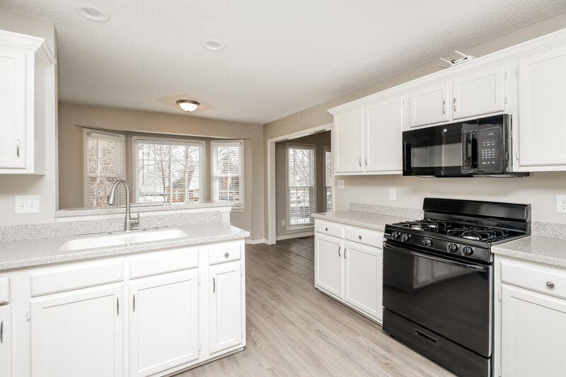 2,180/Mo, 77 Somerset Ln Douglasville, GA 30134 Kitchen View 2