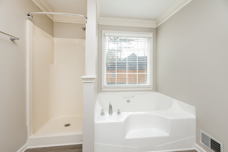 2,180/Mo, 77 Somerset Ln Douglasville, GA 30134 Main Bathroom View 2