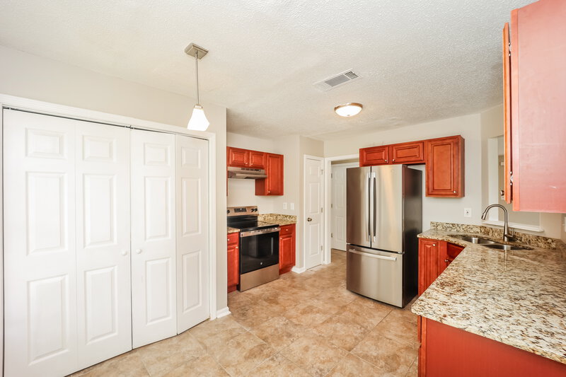 2,145/Mo, 10769 Misty Meadows Ct Hampton, GA 30228 Kitchen View