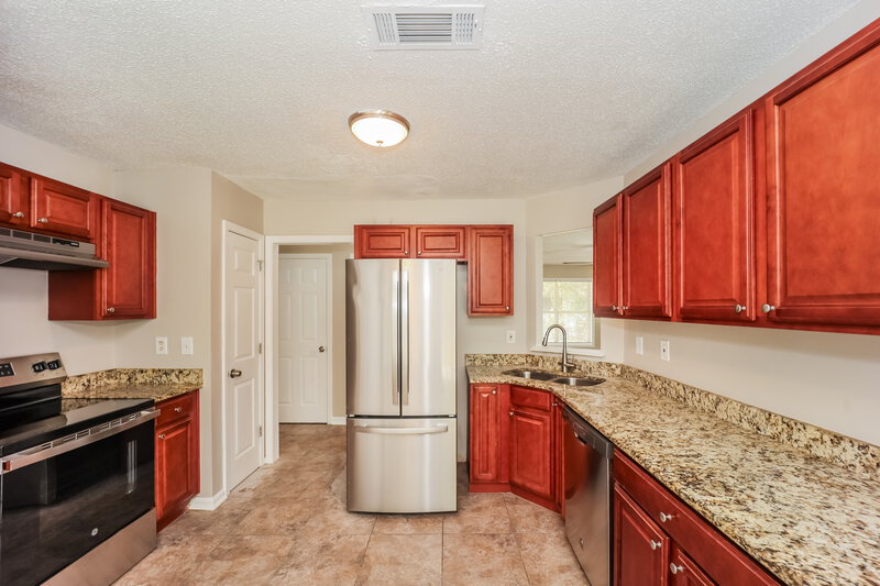 2,145/Mo, 10769 Misty Meadows Ct Hampton, GA 30228 Kitchen View 2