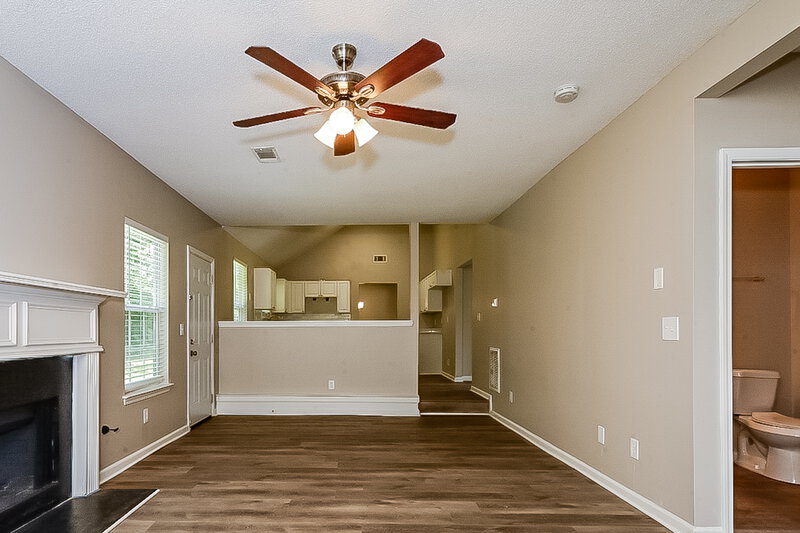 2,190/Mo, 1652 Deer Crossing Pt Jonesboro, GA 30236 Living Room View 3