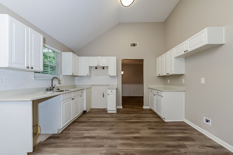 2,190/Mo, 1652 Deer Crossing Pt Jonesboro, GA 30236 Kitchen View