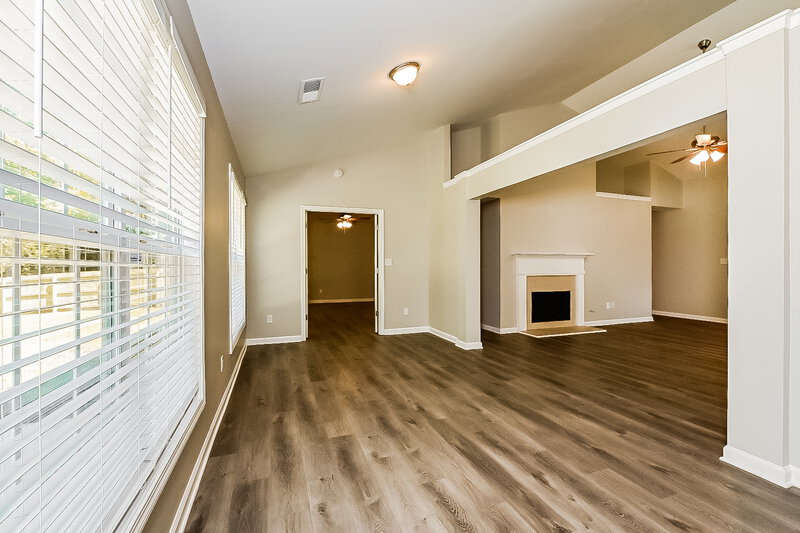 2,105/Mo, 433 Eglington Trl Locust Grove, GA 30248 Living Room View 2