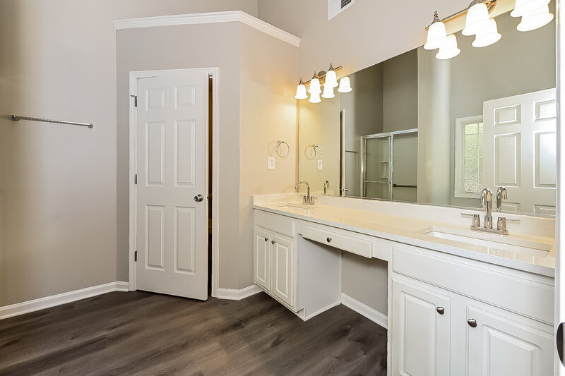 2,105/Mo, 433 Eglington Trl Locust Grove, GA 30248 Main Bathroom View
