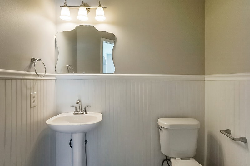 2,000/Mo, 7092 Shenandoah Trl Austell, GA 30168 Bathroom View