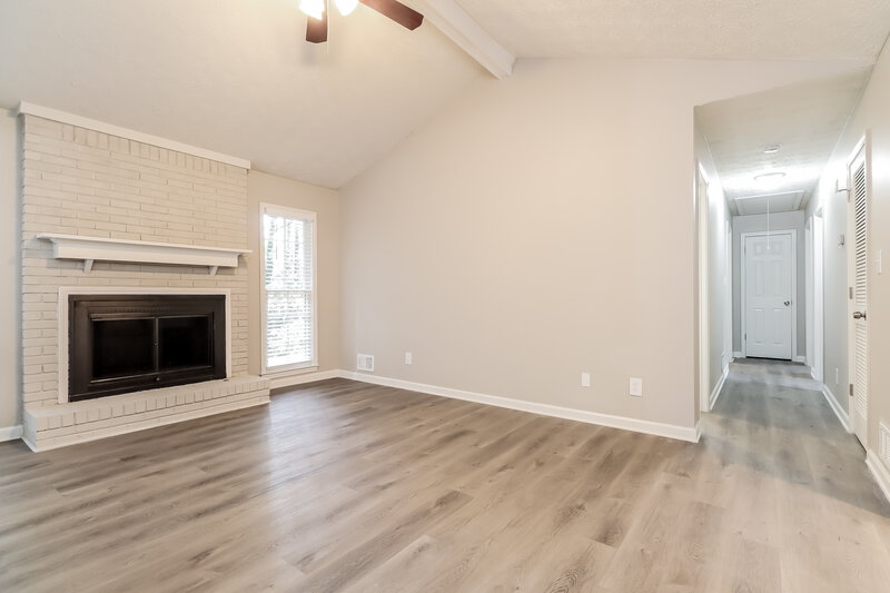 1,715/Mo, 1609 Sugar Plum Dr SW Conyers, GA 30094 Living Room View 2