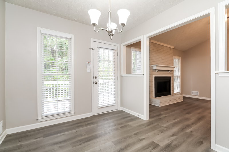 1,715/Mo, 1609 Sugar Plum Dr SW Conyers, GA 30094 Dining Room View