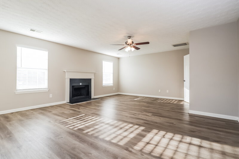 1,885/Mo, 1035 Saint Augustine Pkwy Locust Grove, GA 30248 Living Room View