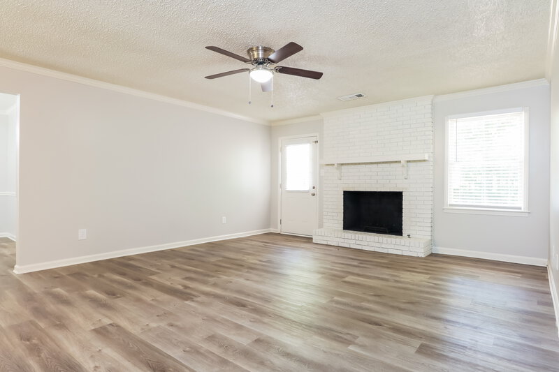 2,180/Mo, 1428 Hillside Pl SE Conyers, GA 30094 Living Room View