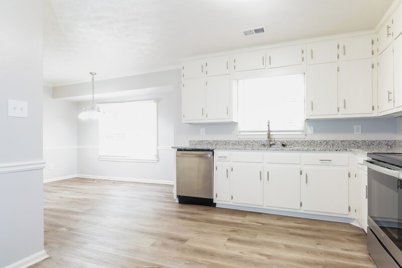 2,180/Mo, 1428 Hillside Pl SE Conyers, GA 30094 Kitchen View