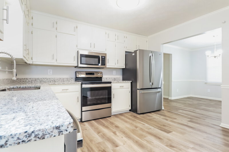 2,180/Mo, 1428 Hillside Pl SE Conyers, GA 30094 Kitchen View 2