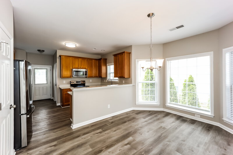 2,110/Mo, 109 High Point North Dr Newnan, GA 30265 Dining Room View