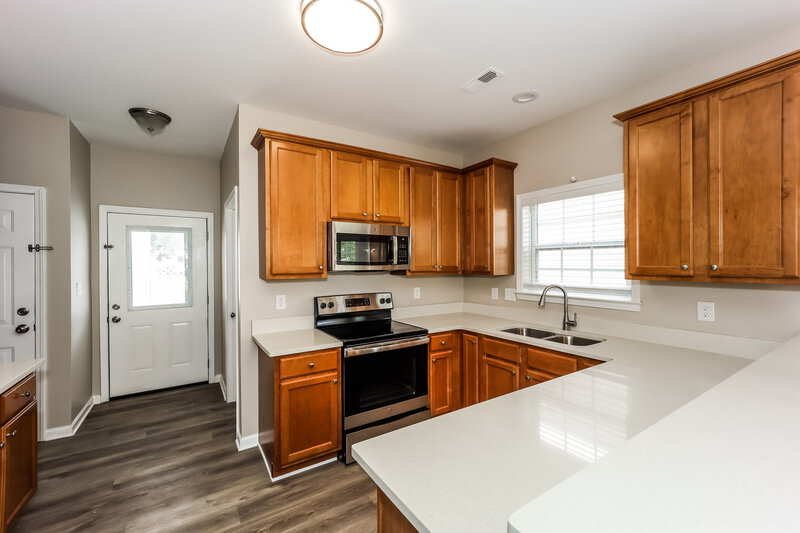 2,110/Mo, 109 High Point North Dr Newnan, GA 30265 Kitchen View