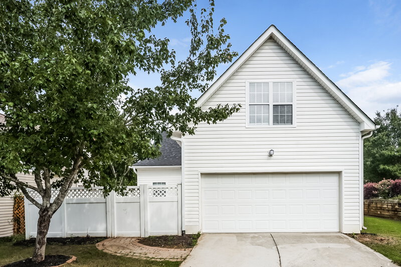 2,110/Mo, 109 High Point North Dr Newnan, GA 30265 Rear View
