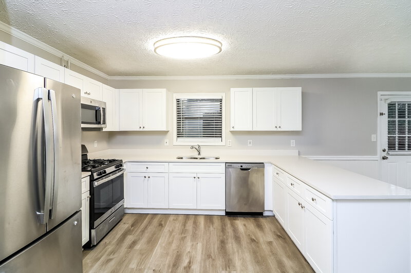 2,690/Mo, 1032 Pinetree Ct Powder Springs, GA 30127 Kitchen View