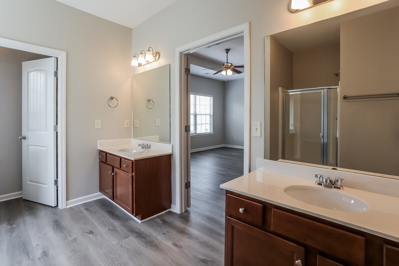 3,110/Mo, 216 Preserve Dr Newnan, GA 30263 Main Bathroom View