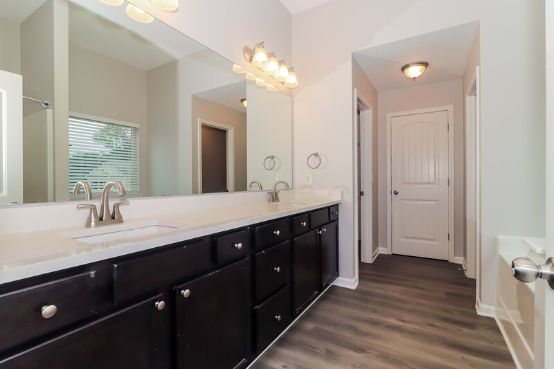 2,085/Mo, 11 Samuel Way NW Cartersville, GA 30121 Main Bathroom View