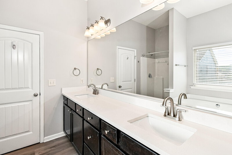 1,975/Mo, 11 Samuel Way NW Cartersville, GA 30121 Primary Bathroom View