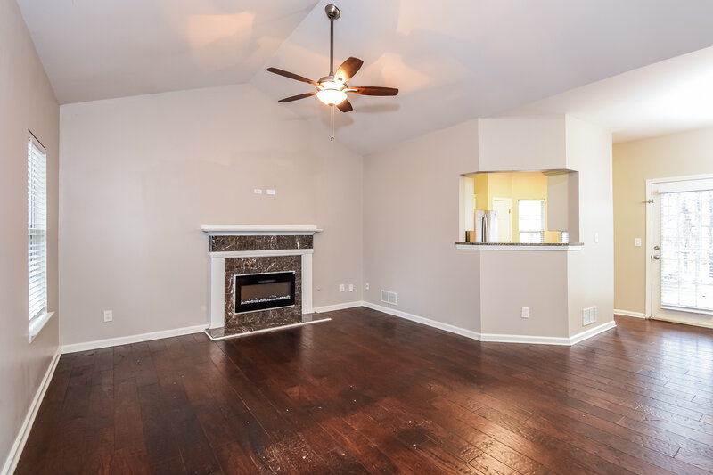 2,100/Mo, 2926 Yukon Trail Acworth, GA 30101 Living Room View