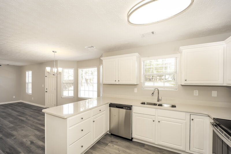 2,275/Mo, 3246 Lindas Cir SE Conyers, GA 30013 Kitchen View 2