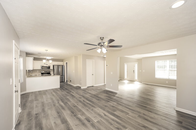 2,275/Mo, 3246 Lindas Cir SE Conyers, GA 30013 Family Room View 2