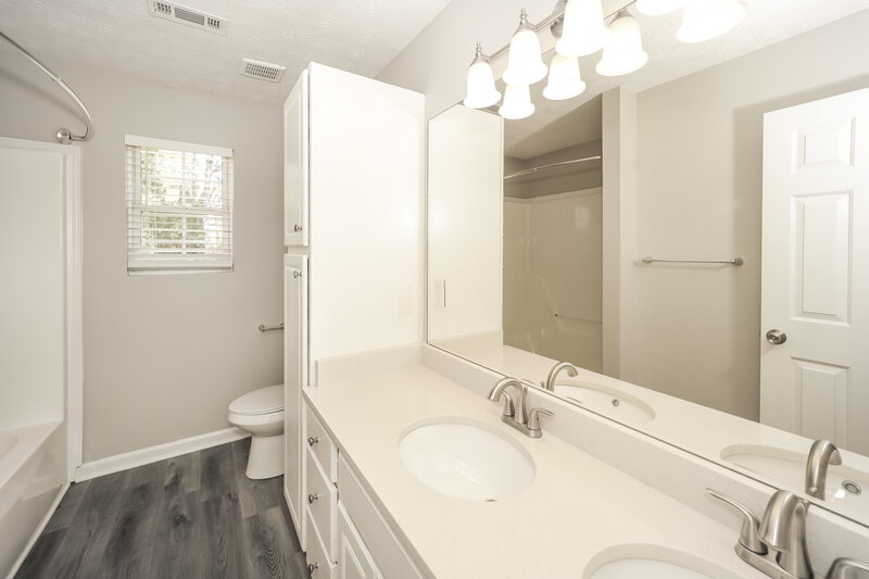 2,275/Mo, 3246 Lindas Cir SE Conyers, GA 30013 Bathroom View