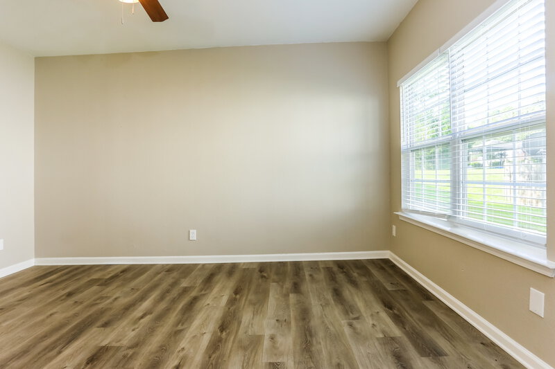 1,890/Mo, 5079 Windsor Forrest Ln College Park, GA 30349 Living Room View 2