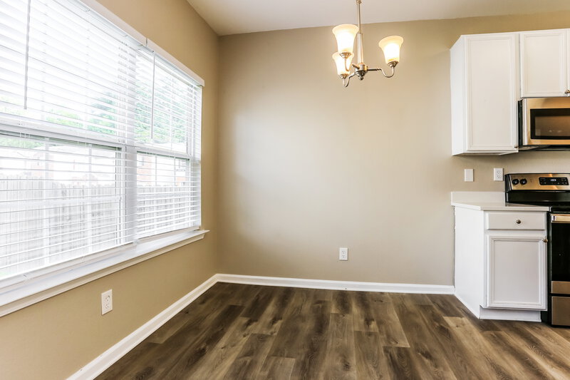 1,890/Mo, 5079 Windsor Forrest Ln College Park, GA 30349 Dining Room View