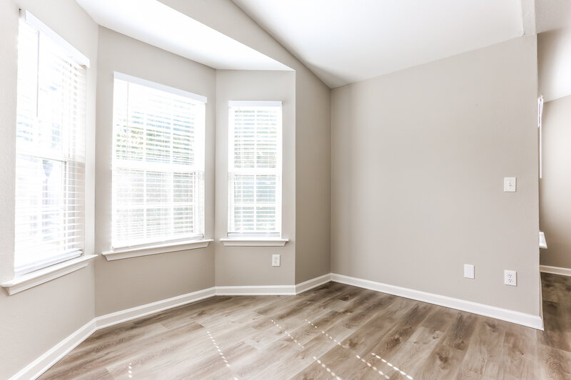 1,890/Mo, 5079 Windsor Forrest Ln College Park, GA 30349 Main Bedroom View 2