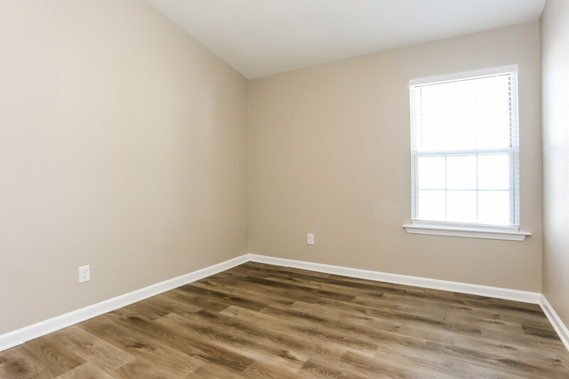 1,890/Mo, 5079 Windsor Forrest Ln College Park, GA 30349 Bedroom View 2