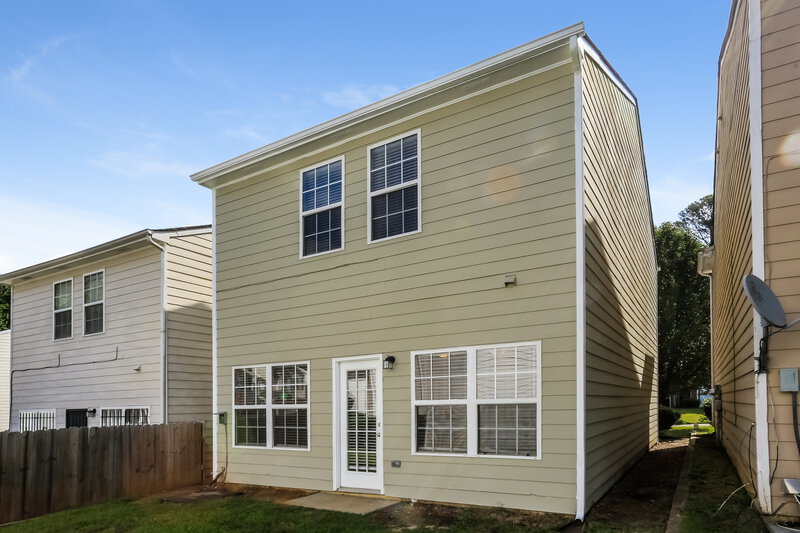 1,890/Mo, 5079 Windsor Forrest Ln College Park, GA 30349 Rear View