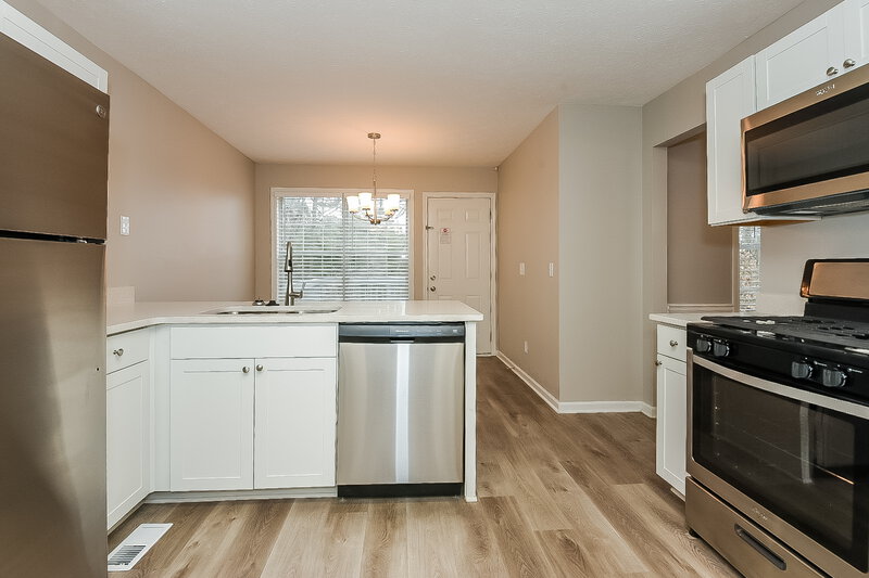 2,080/Mo, 505 Misty Crk Canton, GA 30114 Kitchen View