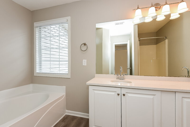 2,080/Mo, 505 Misty Crk Canton, GA 30114 Main Bathroom View