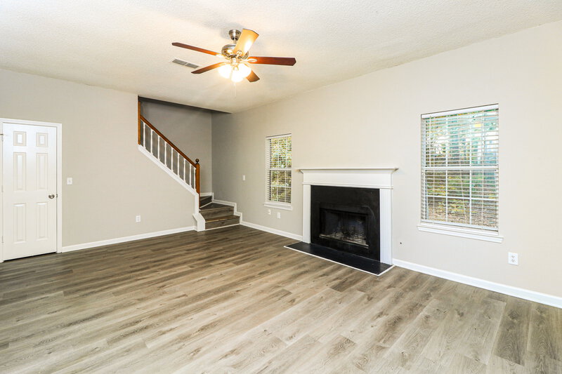 2,500/Mo, 852 Cascade Xing SW Atlanta, GA 30331 Living Room View 2