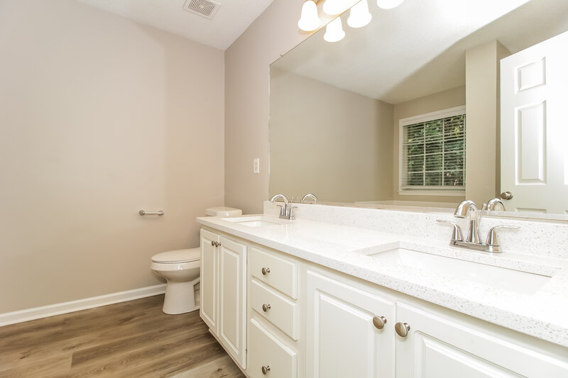 2,790/Mo, 764 Crystal Bay Rd Villa Rica, GA 30180 Main Bathroom View