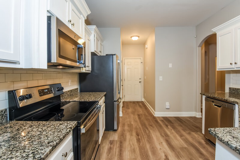 1,965/Mo, 1521 Lily Valley Dr Lawrenceville, GA 30045 Kitchen View